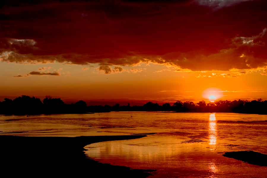 Atardecer sobre el río Congo