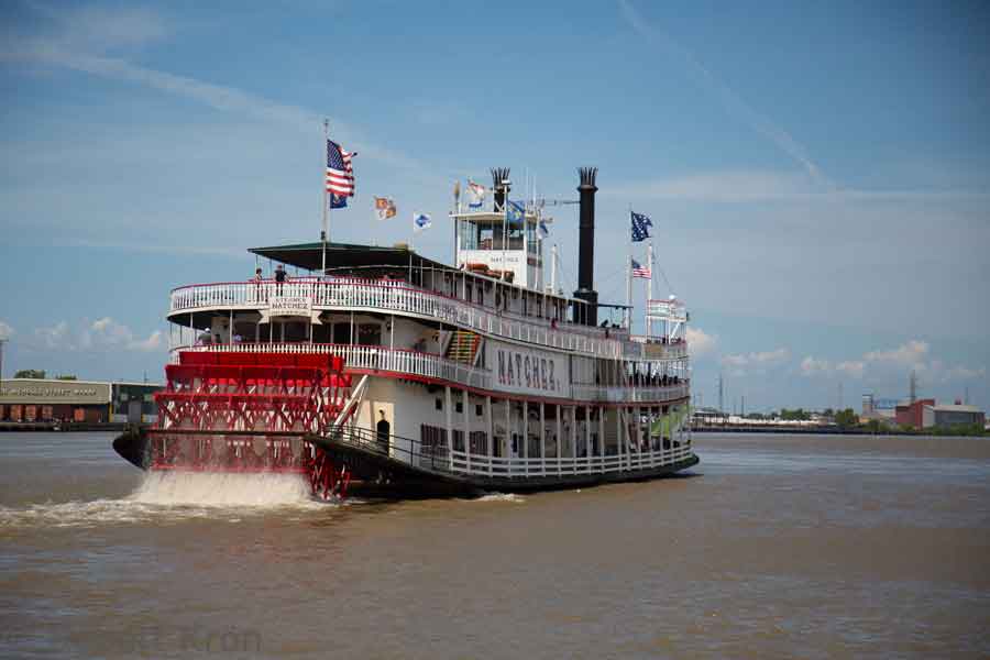 Antiguo barco a vapor